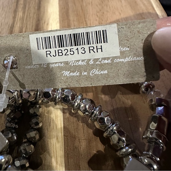 NWT Garden Party Set of Four Stretch Bracelet Stack in Silver and Gray Tone. - Picture 8 of 8
